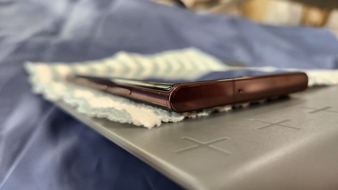 ‼️値引き中 中古良品‼️GalaxyS22Ultra au バーガンディ