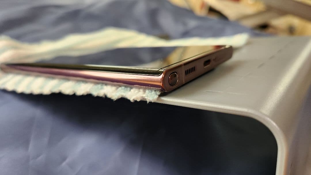 ‼️値引き中 中古良品‼️GalaxyS22Ultra au バーガンディ