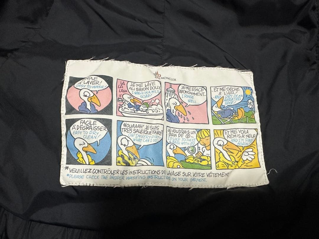 モンクレール フード付きダウンジャケット 黒