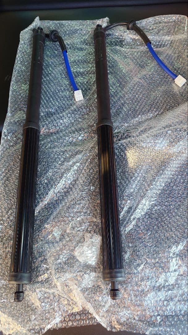 トヨタ 80ハリアーパワーユニットアセンブリ 68910-48H00 2本セット