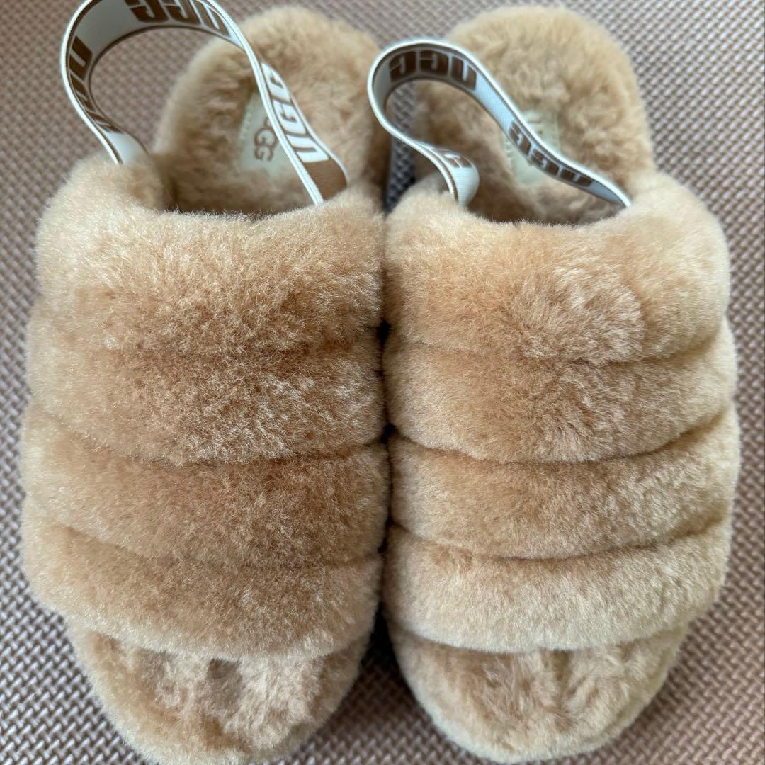 ★myk★UGG ファーサンダル　25cm（通常24.5-25）