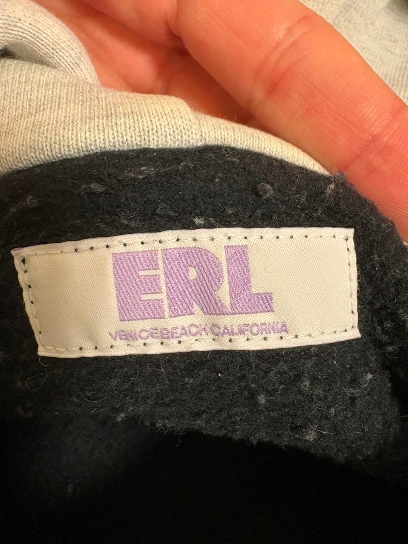 ERL パーカー　Mサイズ