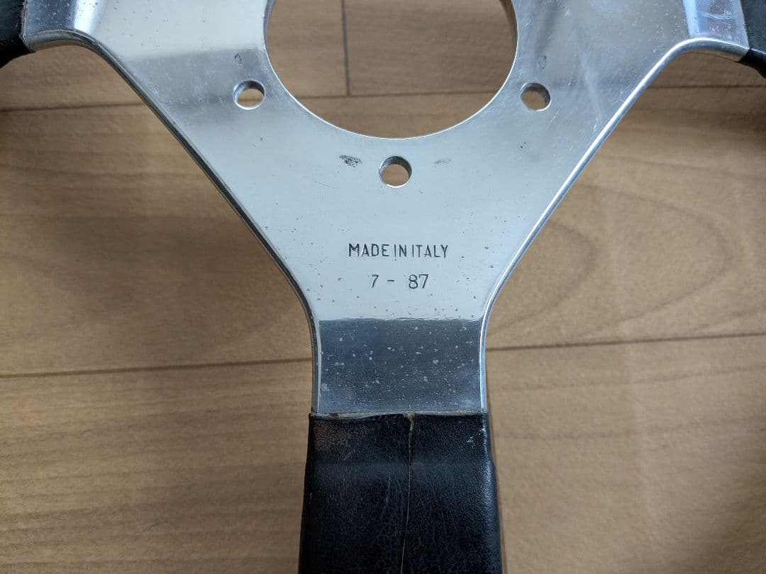 ★MOMO ステアリング ベローチェ★