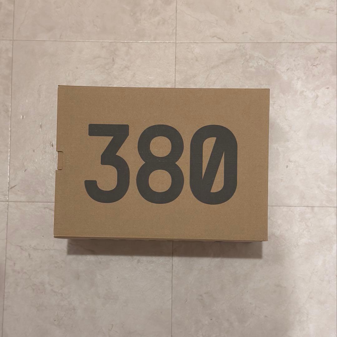 靴 adidas yeezy 380