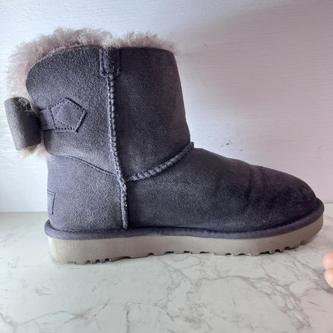専用入手困難 未使用級 UGG ベイリーボウ風 ムートンブーツ パープル 24c