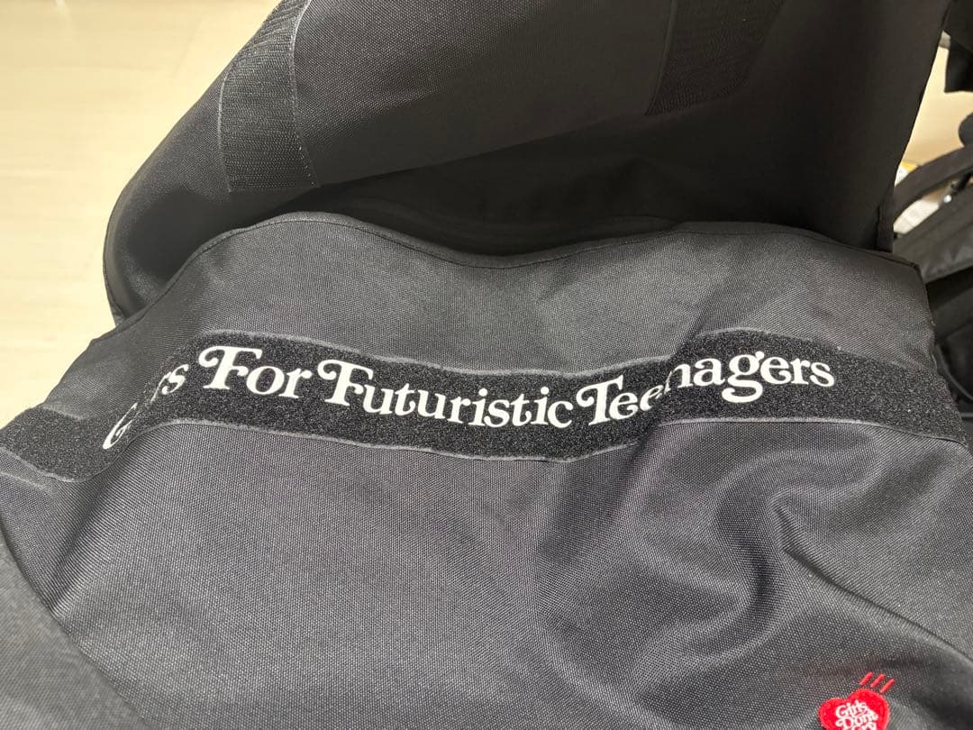 Human made girls don’t cry メッセンジャーバッグ