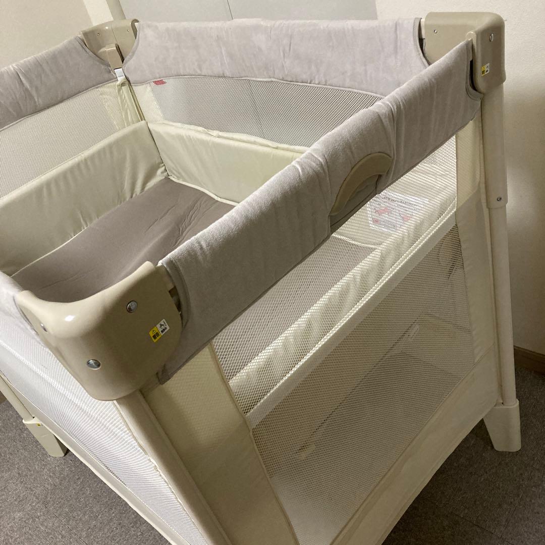 アップリカ ココネル　エアープラスAB ホワイトベージュ