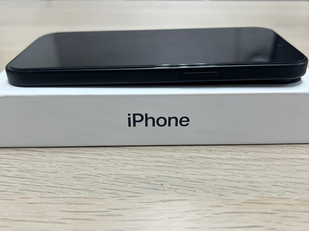 iPhone 15 128GB ブラック SIMフリー　充放電回数9