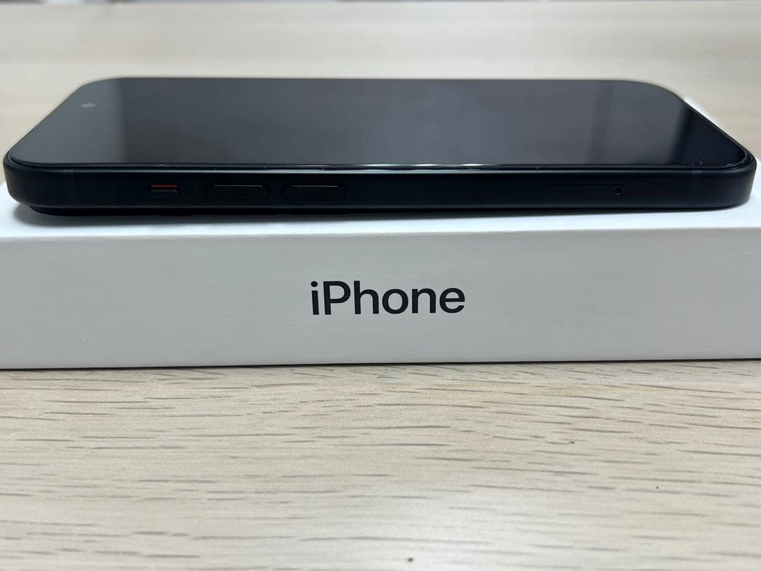 iPhone 15 128GB ブラック SIMフリー　充放電回数9