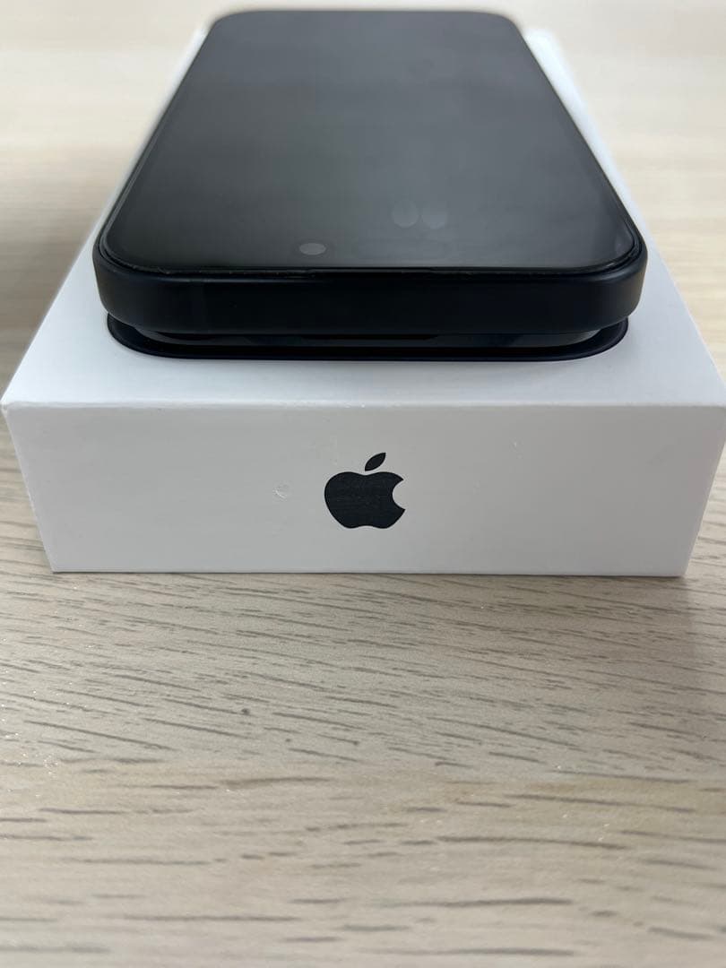 iPhone 15 128GB ブラック SIMフリー　充放電回数9