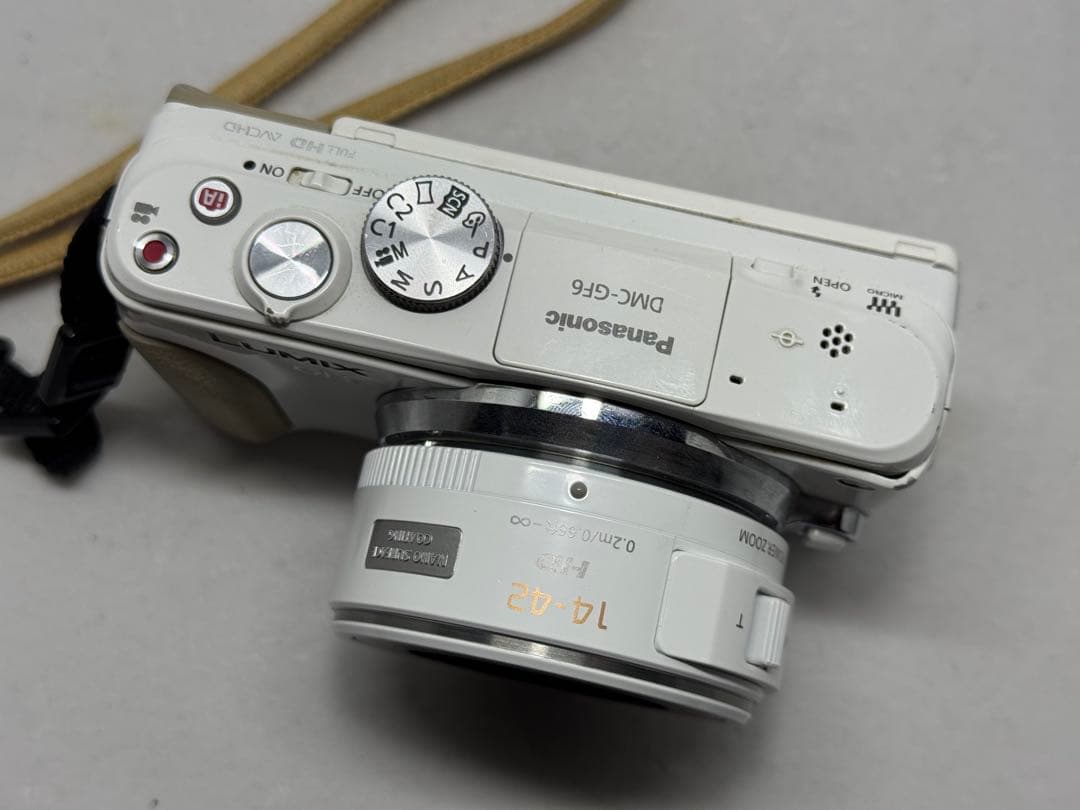 パナソニックLUMIX GF6 14-42mm 電動ズームキット　ホワイト