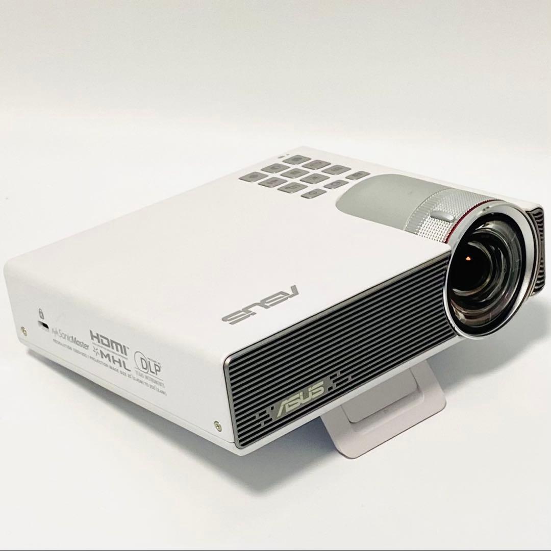 美品 ASUS 高輝度 モバイルバッテリー内蔵小型プロジェクター P3B