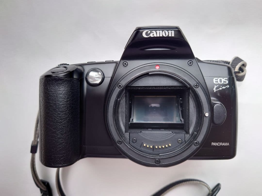 Canon EOS Kiss 一眼レフ フイルムカメラ （作動確認済）