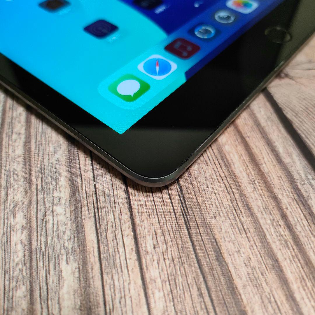iPad 第8世代 32GB グレー SIMフリー 美品