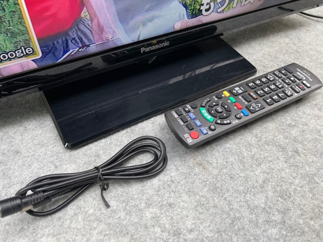 割と綺麗　Panasonic 32型液晶テレビ　VIERA TH-32G300