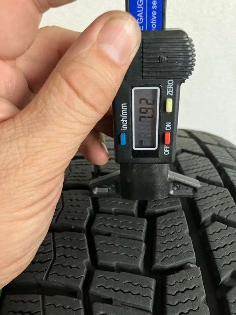 送料込み 175/65R15 スタッドレスタイヤアルミホイール4本 フィットHV