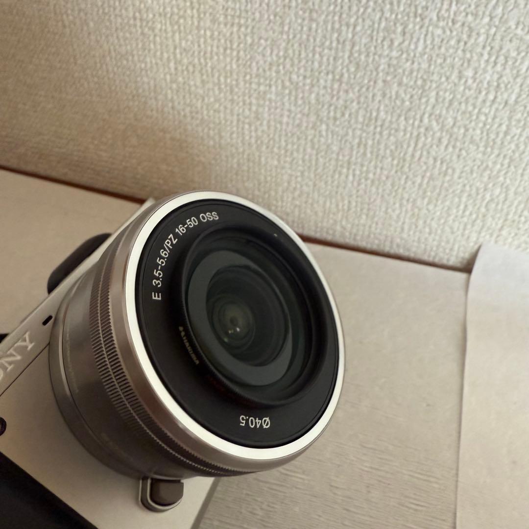 h*o様 【中古】SONY α6000 シルバー ダブルズームレンズキット