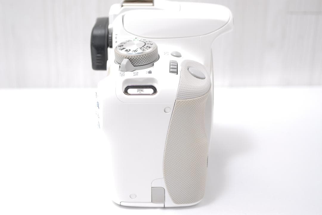 ✨人気のホワイト✨Canon EOS Kiss X7 トリプルレンズ スマホ転送