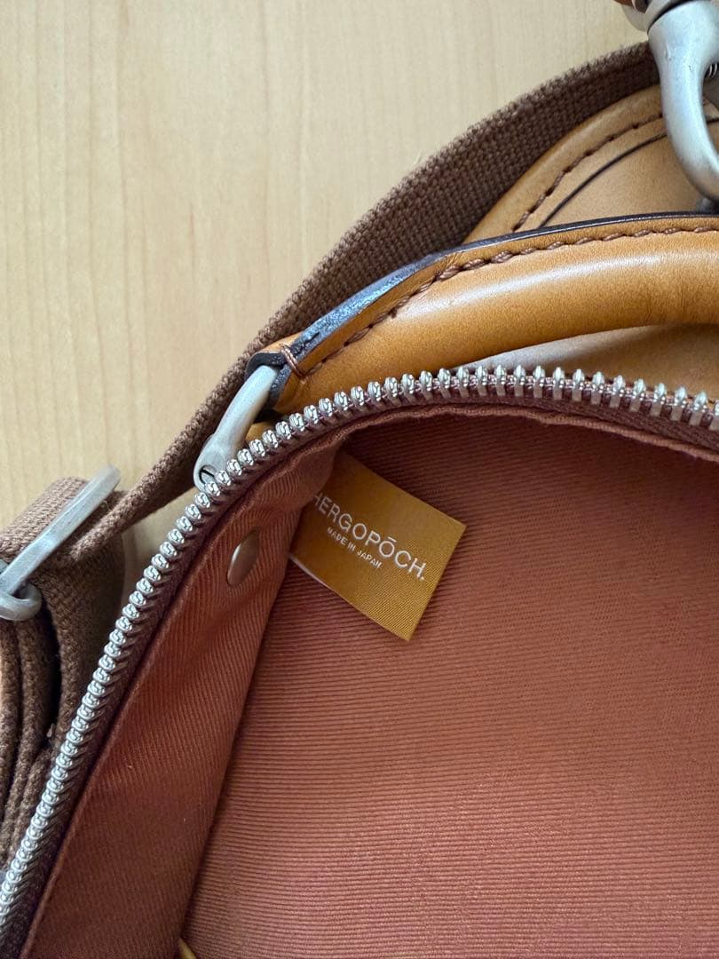 ERGOPPOCH エルゴポック ワキシングレザー ワンショルダー ボディバッグ