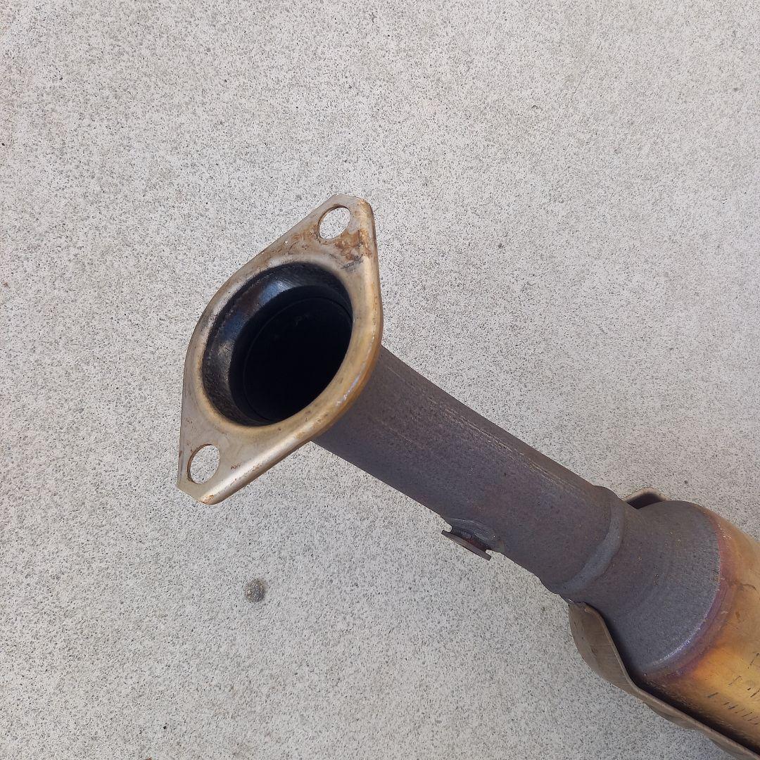 50系プリウス　フロントパイプ　触媒