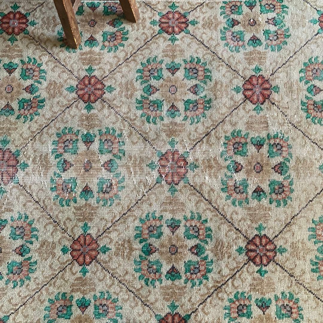 フラワータイル風　ヴィンテージラグ　トルコラグ