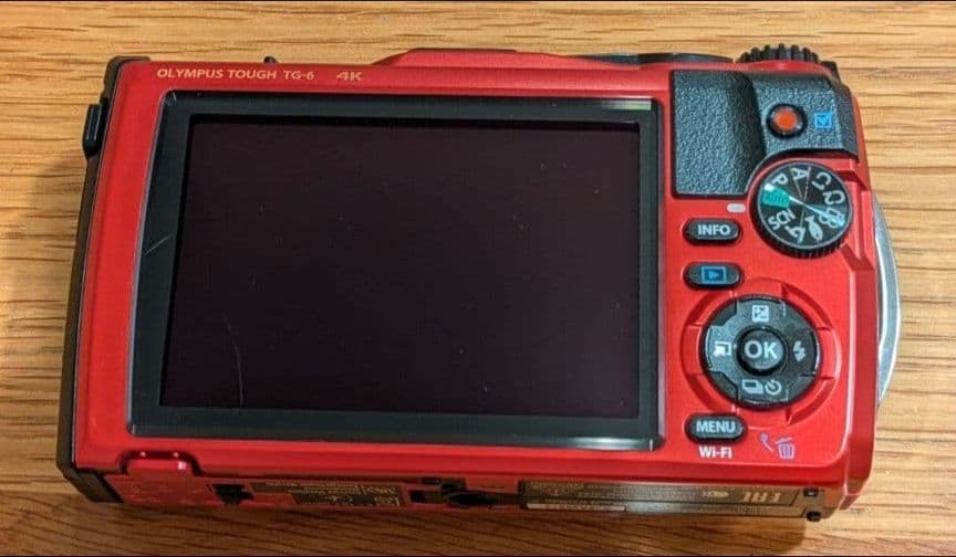 OLYMPUS デジタルカメラ　TG-6