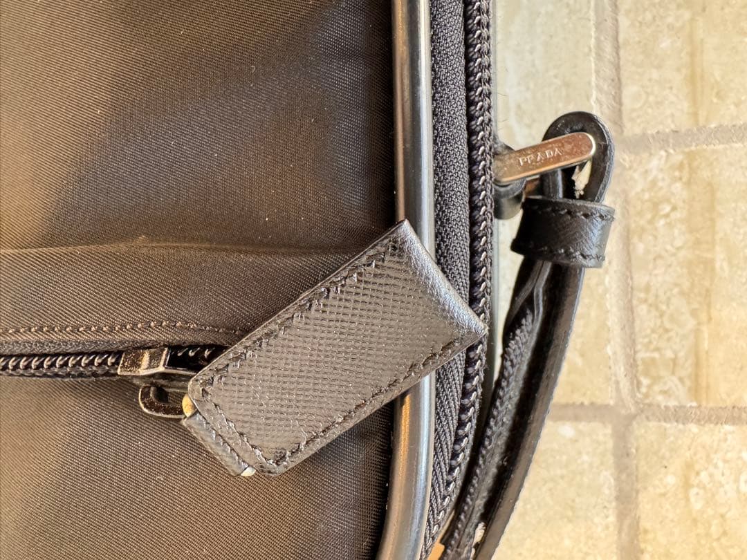 PRADA ブリーフケース V147 S