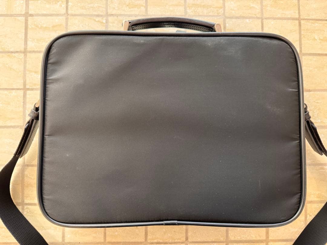 PRADA ブリーフケース V147 S