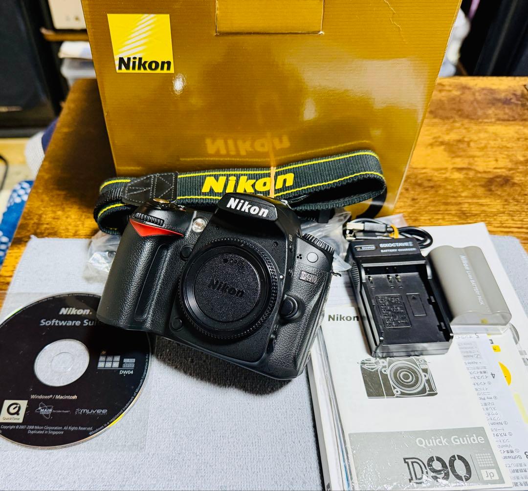 極美品 NIKON ニコン D90 デジタル一眼レフ