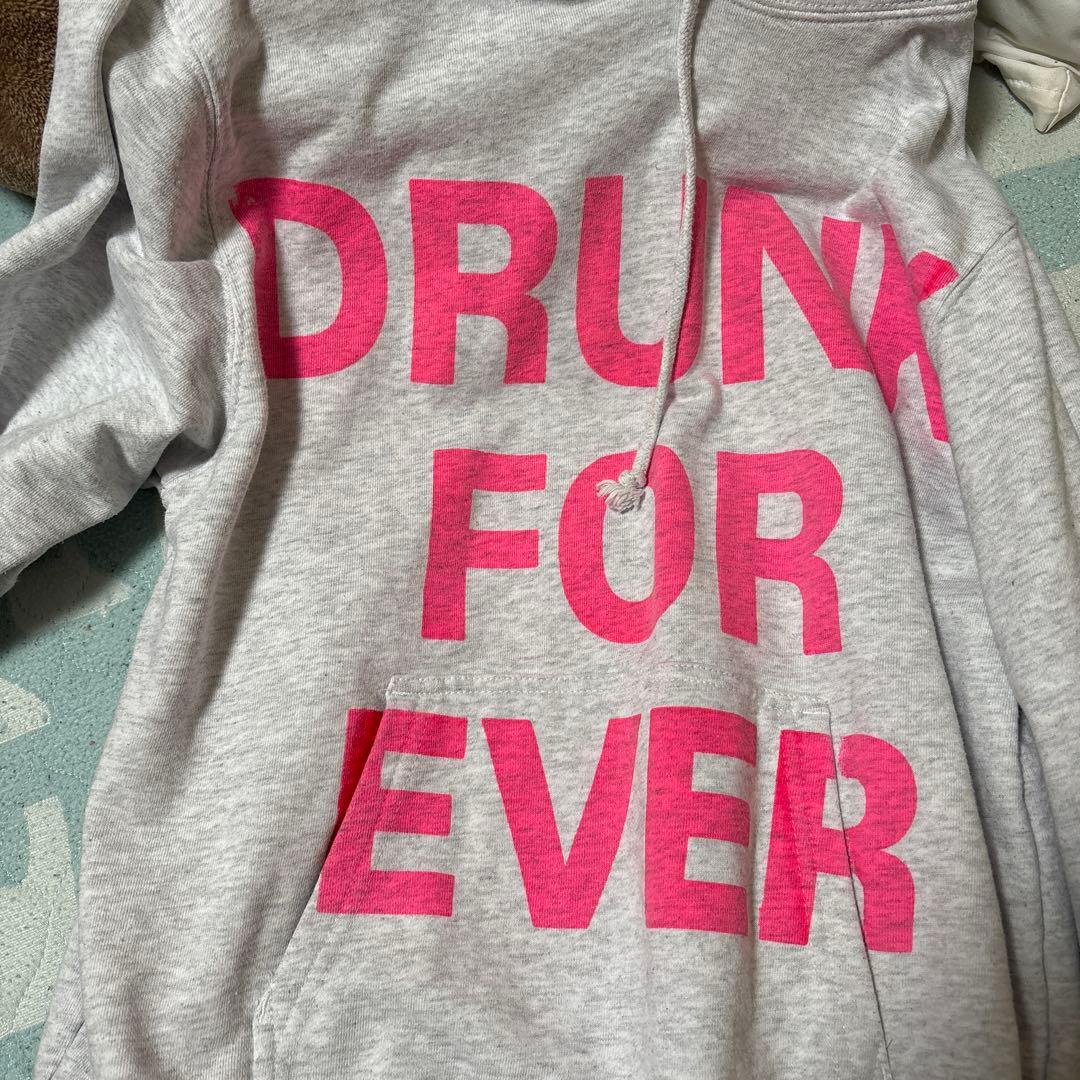 グレー パーカー Sサイズ DRUNK FOR EVER
