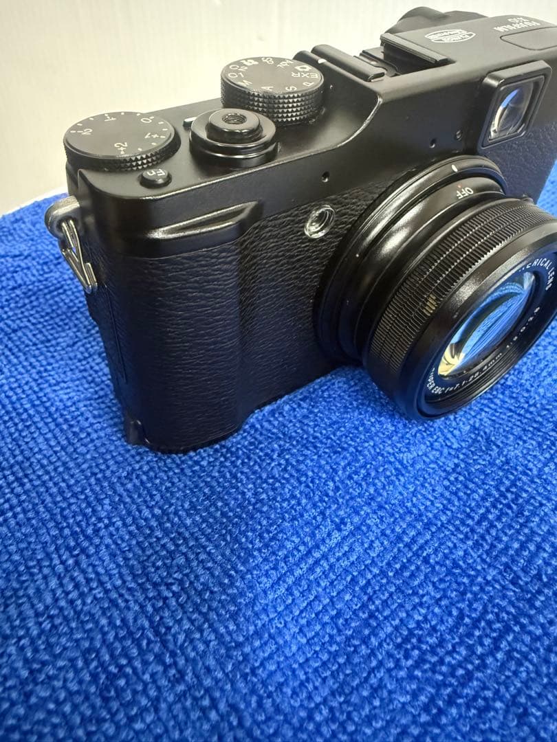 FUJIFILM X10 デジタルカメラ