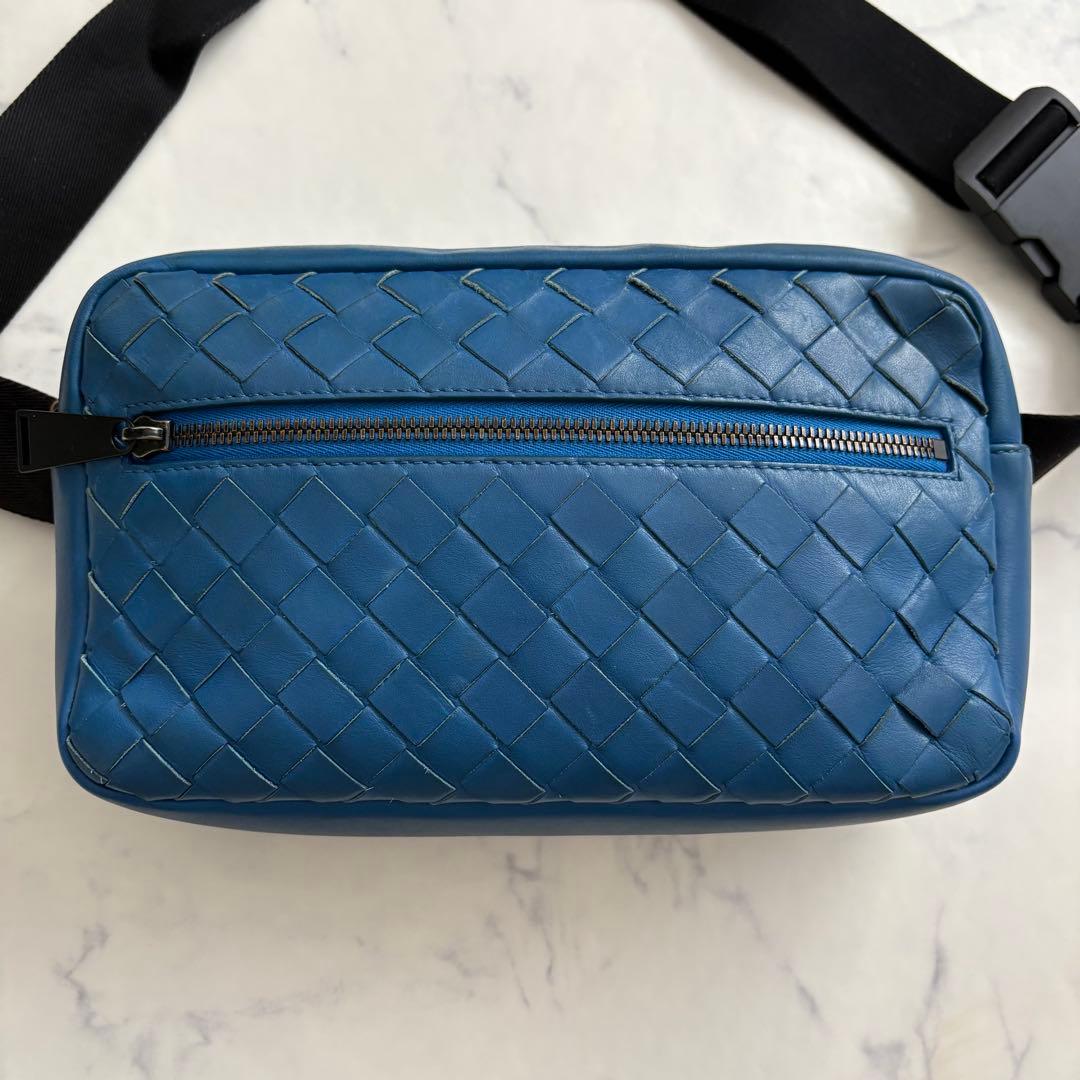 ボッテガヴェネタ イントレチャート ボディバッグ ブルー