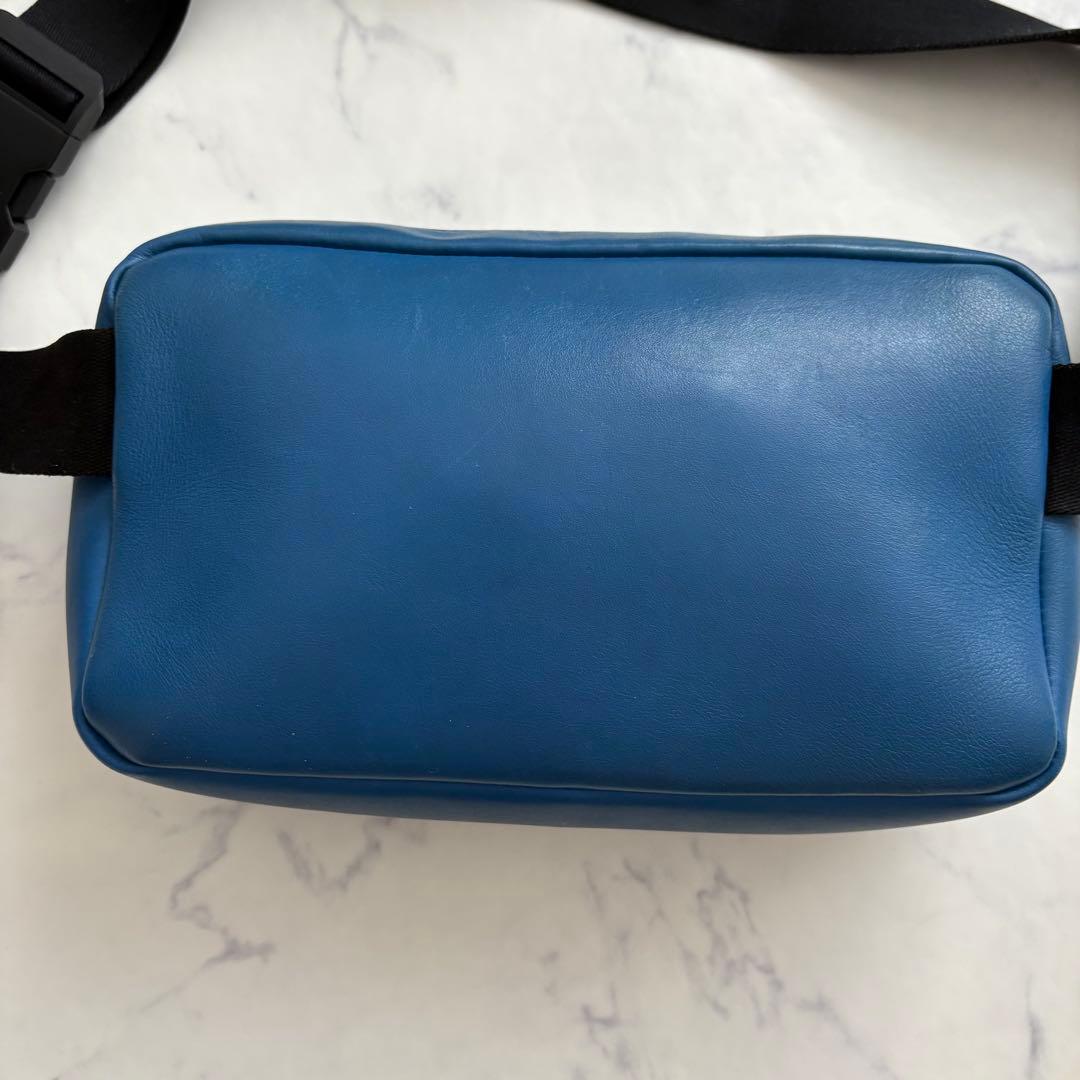 ボッテガヴェネタ イントレチャート ボディバッグ ブルー