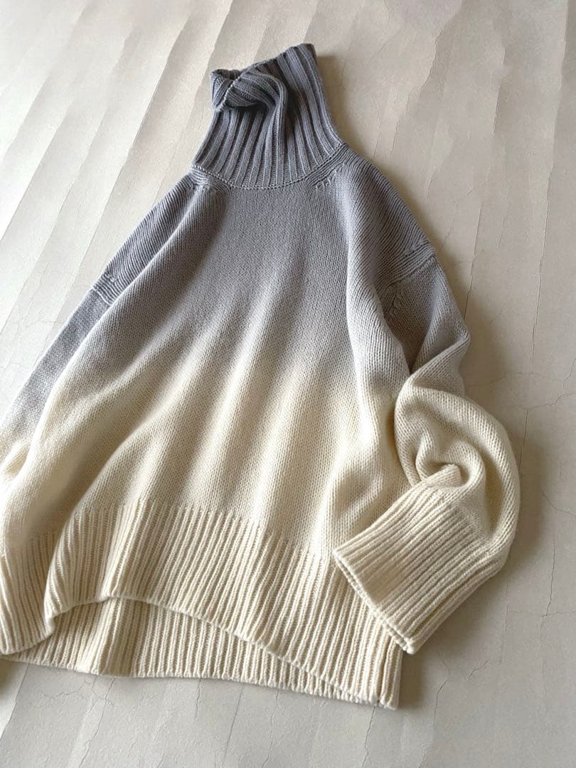 ギャルリーヴィーGALERIE VIEファインウールハンギングダイタートルニット