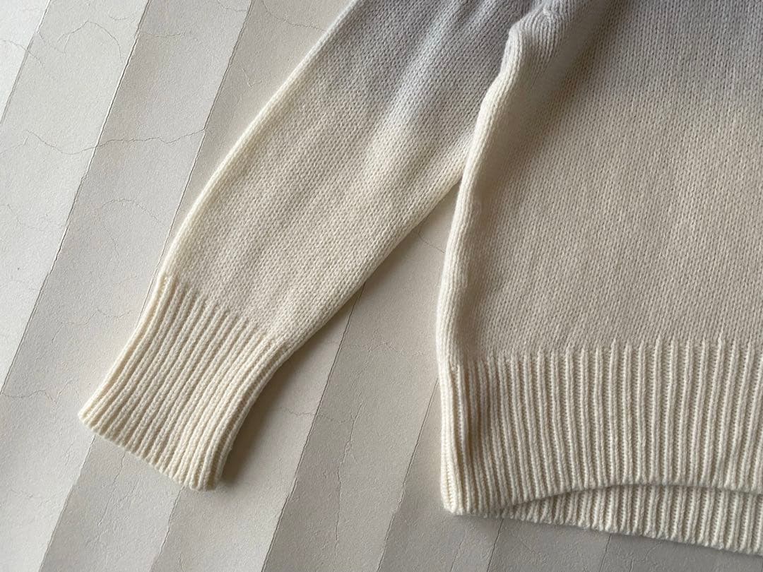 ギャルリーヴィーGALERIE VIEファインウールハンギングダイタートルニット