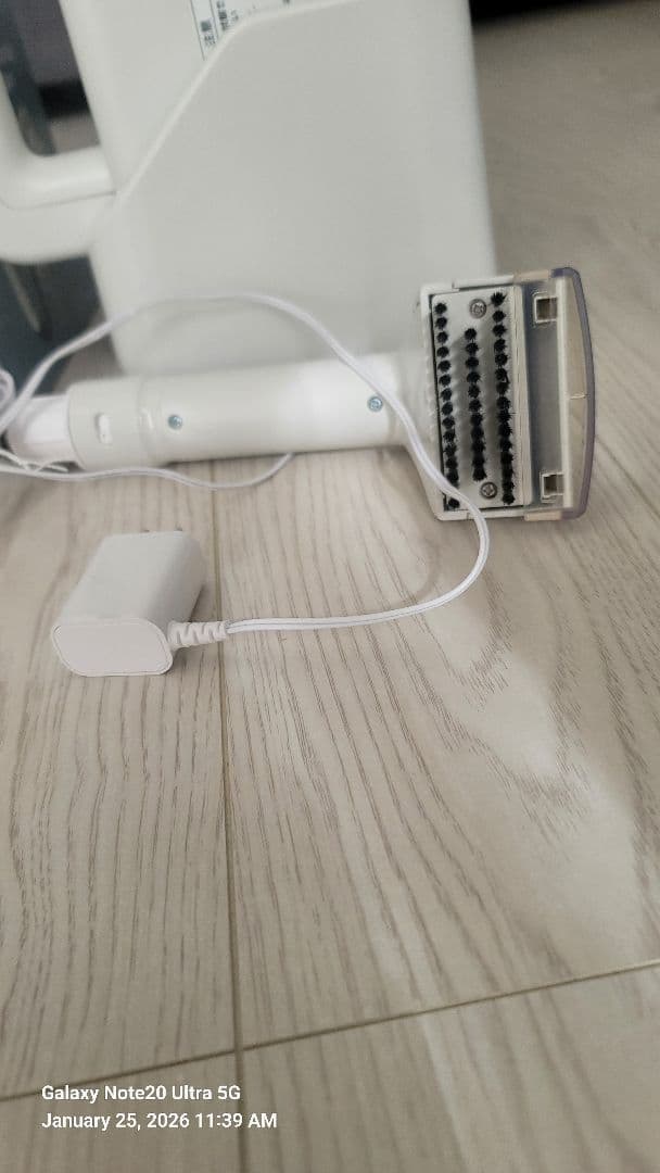 【中古】アイリスオーヤマ コードレスクリーナー (RNS-B200D-HW)