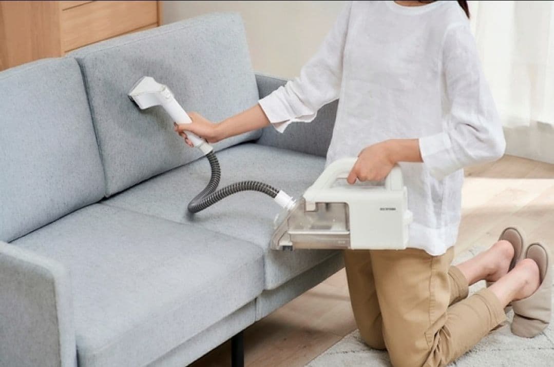 【中古】アイリスオーヤマ コードレスクリーナー (RNS-B200D-HW)