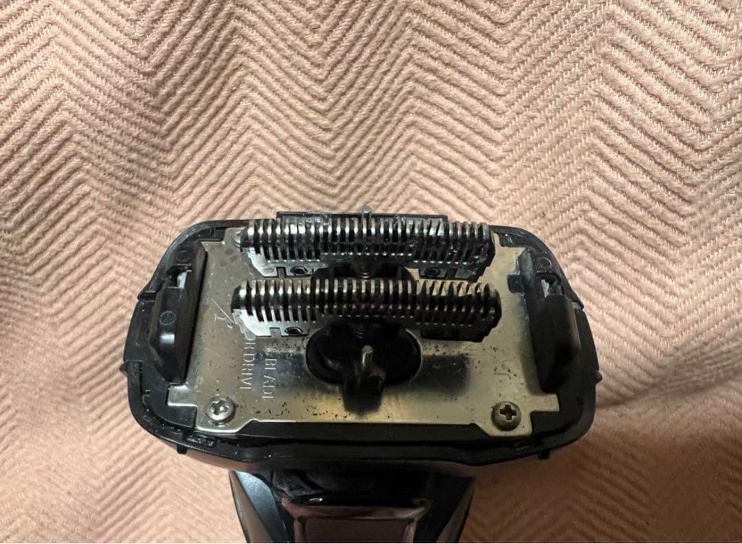 Panasonicパナソニック　電気シェーバーラムダッシュ５枚刃 ES-LV5G