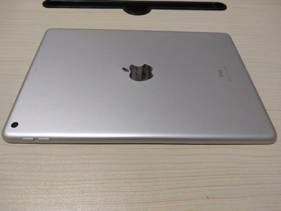 4 iPad 10.2インチ本体、128GB、シルバー、8世代、値下げ交渉不可