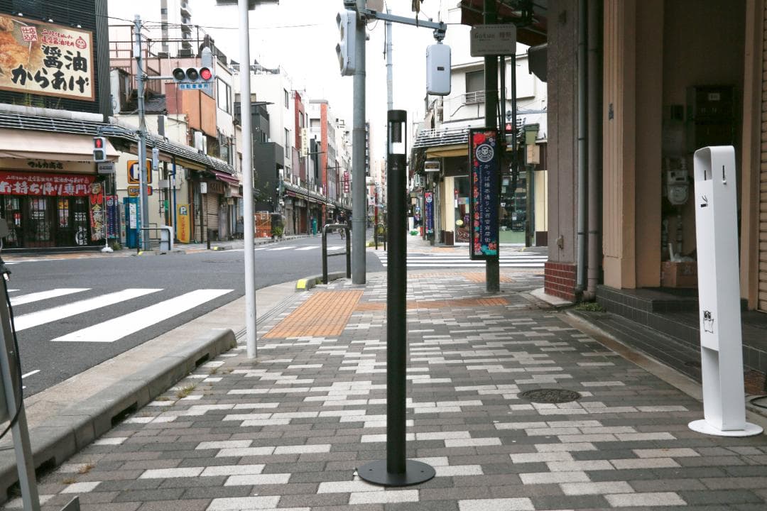 ☆値下げ、訳あり☆ オシャレ！スタンド 灰皿　丸型　ブラック