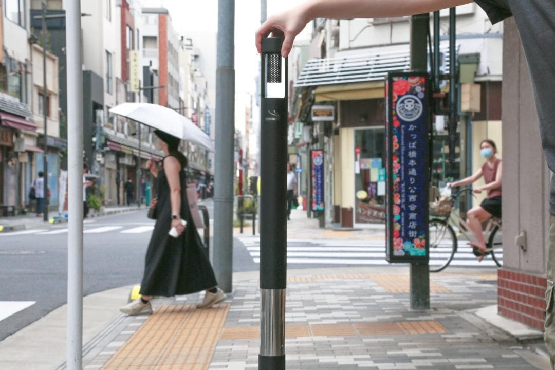 ☆値下げ、訳あり☆ オシャレ！スタンド 灰皿　丸型　ブラック