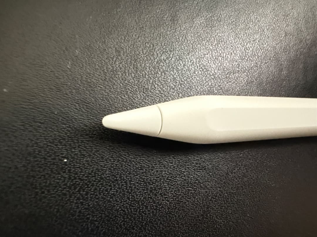 Apple Pencil Pro【美品・ほぼ未使用・ラテン語刻印】