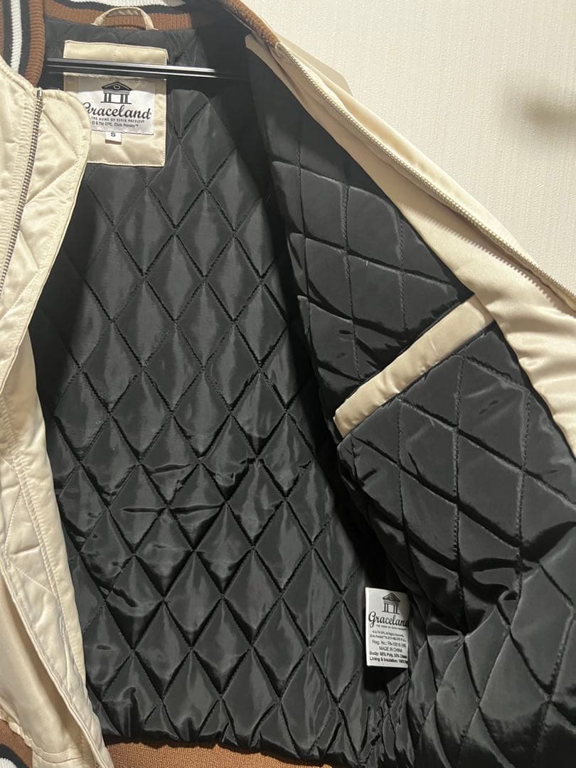 エルヴィス プレスリー公式のGraceland サンダイヤル刺繍ジャンパー