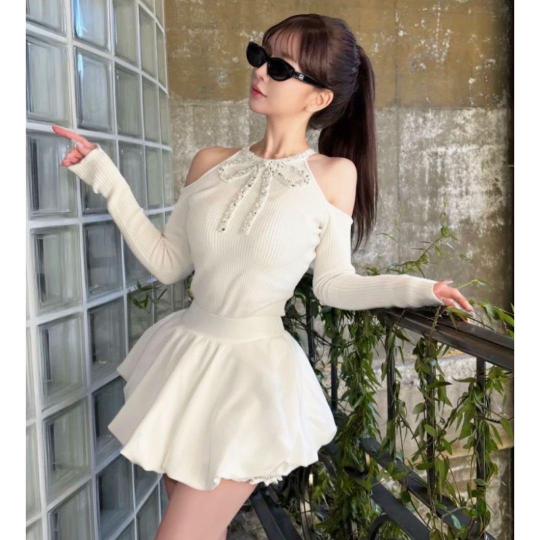 新品未開封 ダーリッチ リボンビジューアメスリニットトップス　ホワイト　FREE