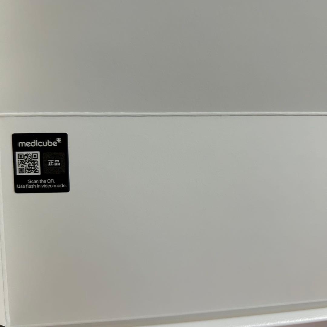 メディキューブ　美顔器 ブースタープロミニプラスPDRNアンプル付き