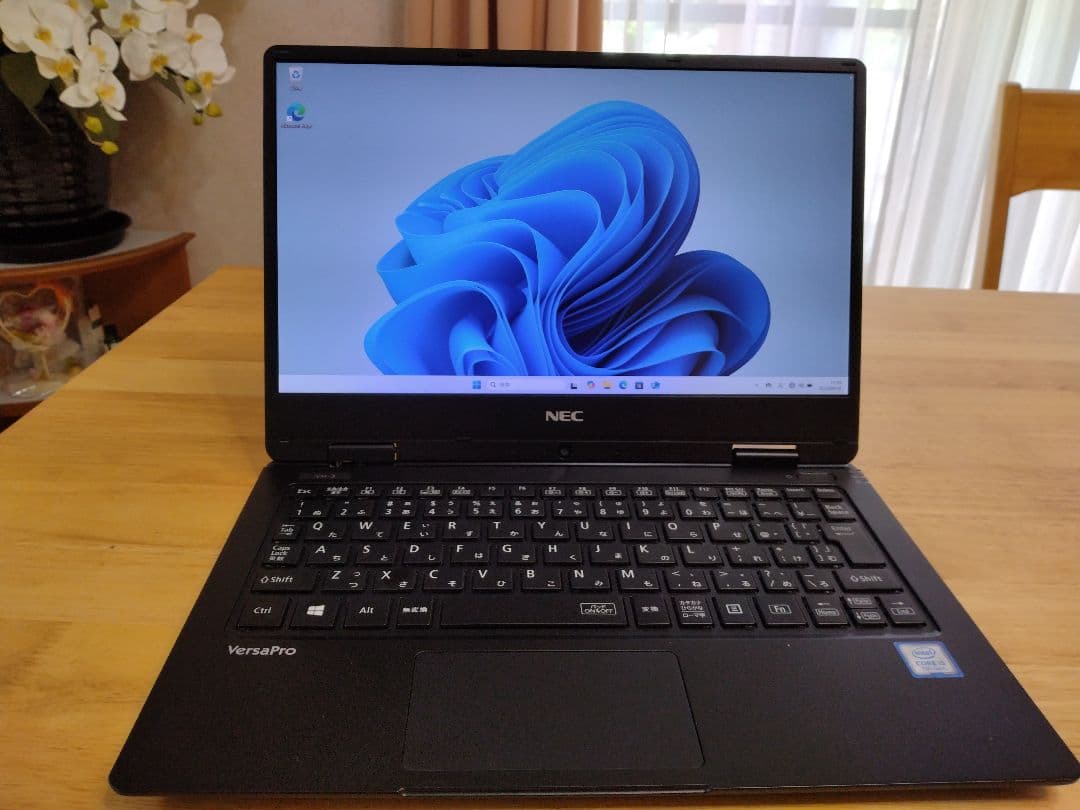 軽量薄型☆NEC VKT12/H-3 i5-7Y54 8GB SSD256