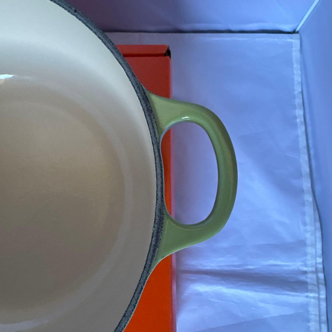 703　ル・クルーゼ 20㎝ 限定カラー PALM LE CREUSET