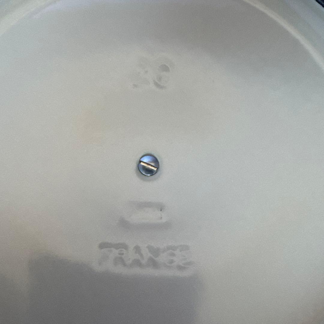 703　ル・クルーゼ 20㎝ 限定カラー PALM LE CREUSET