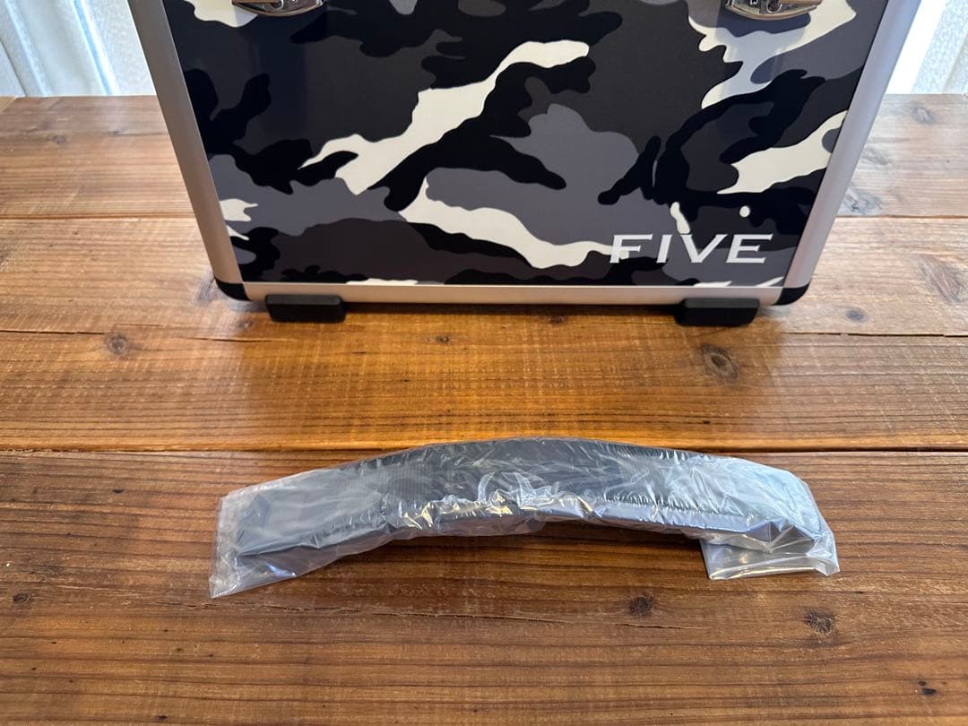 【未使用品】EOS5DMK4購入特典　限定アルミトランク（非売品） CS100付