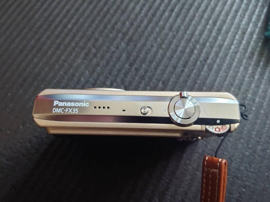 LUMIX FX35 三脚付き　ゴールド　美品　デジカメ